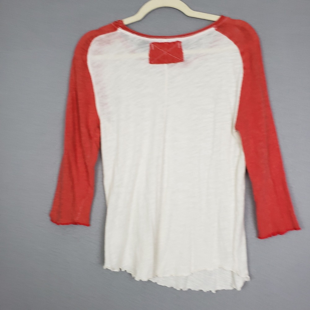 We The Free Size XL Surf The Wave 3/4 Sleeve Raglan Tee White Red Y2K Sporty - Picture 2 of 5